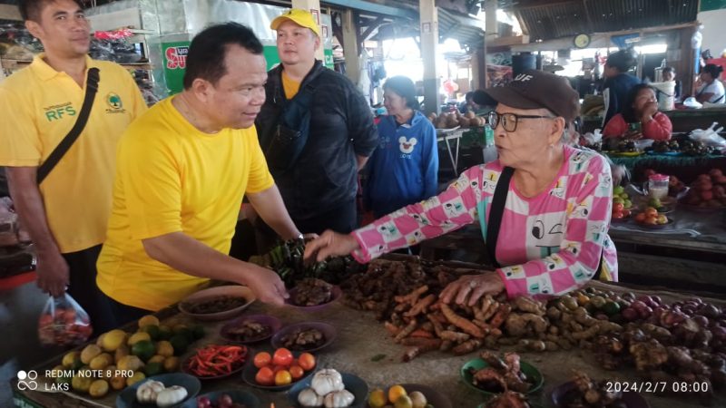 Ronny Sompie Kunjungi Pasar Karombasan, Warga: Mantan Kapolda Ini, Maju pak Jenderal!