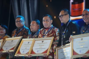 Kota Manado Raih Prestasi Gemilang: Peringkat Ketiga Anugerah Layanan Investasi 2024