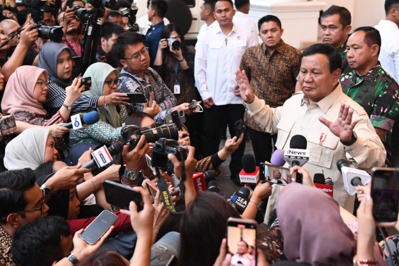 Sorot Insiden WNI di Malaysia, Prabowo Ingatkan Risiko Aktivitas Ilegal