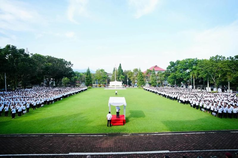 Gubernur Yulius Selvanus Pimpin Apel Perdana, Tegaskan Pentingnya Integritas ASN