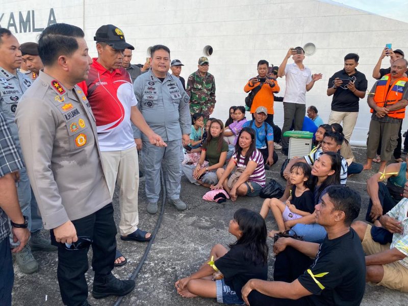 Libatkan Personel Gabungan, Kapolda Sulut Gerak Cepat Evakuasi 280 Penumpang KM Barcelona V